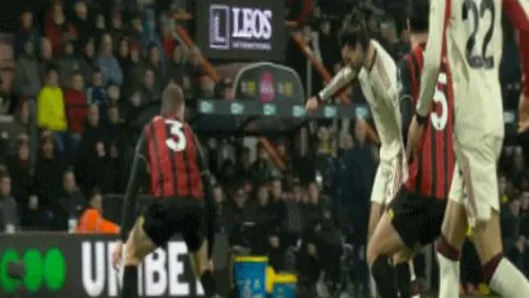 滕哈格期待加纳乔防守出色并勇闯禁区，不断推动其成长